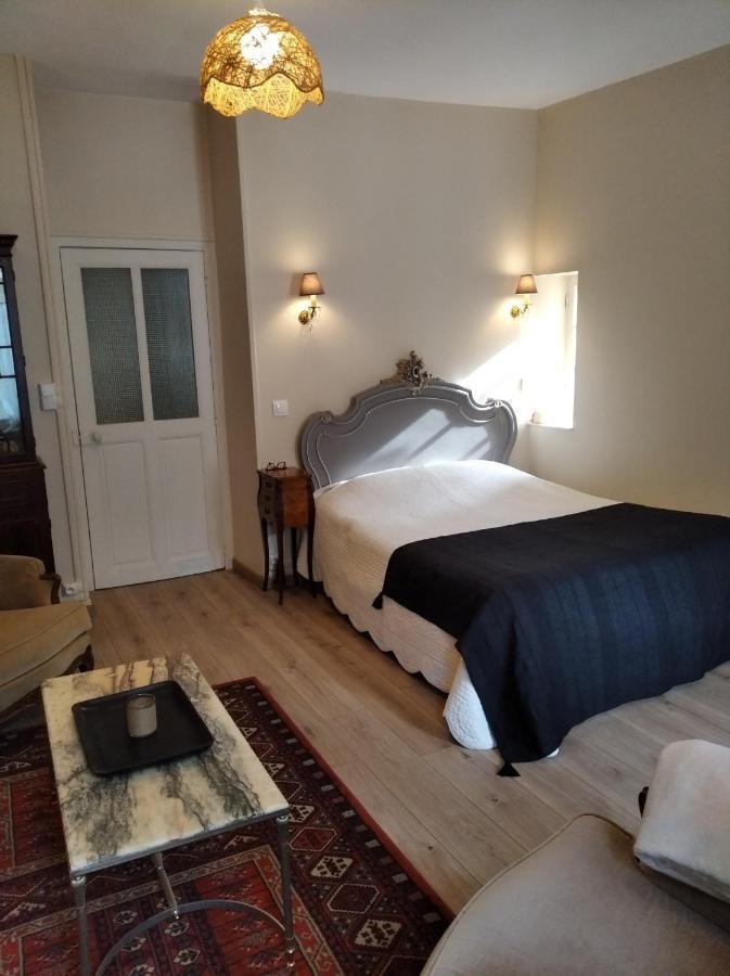 Aparthotel Le Logis De Saint Cyr Issoudun Exterior foto